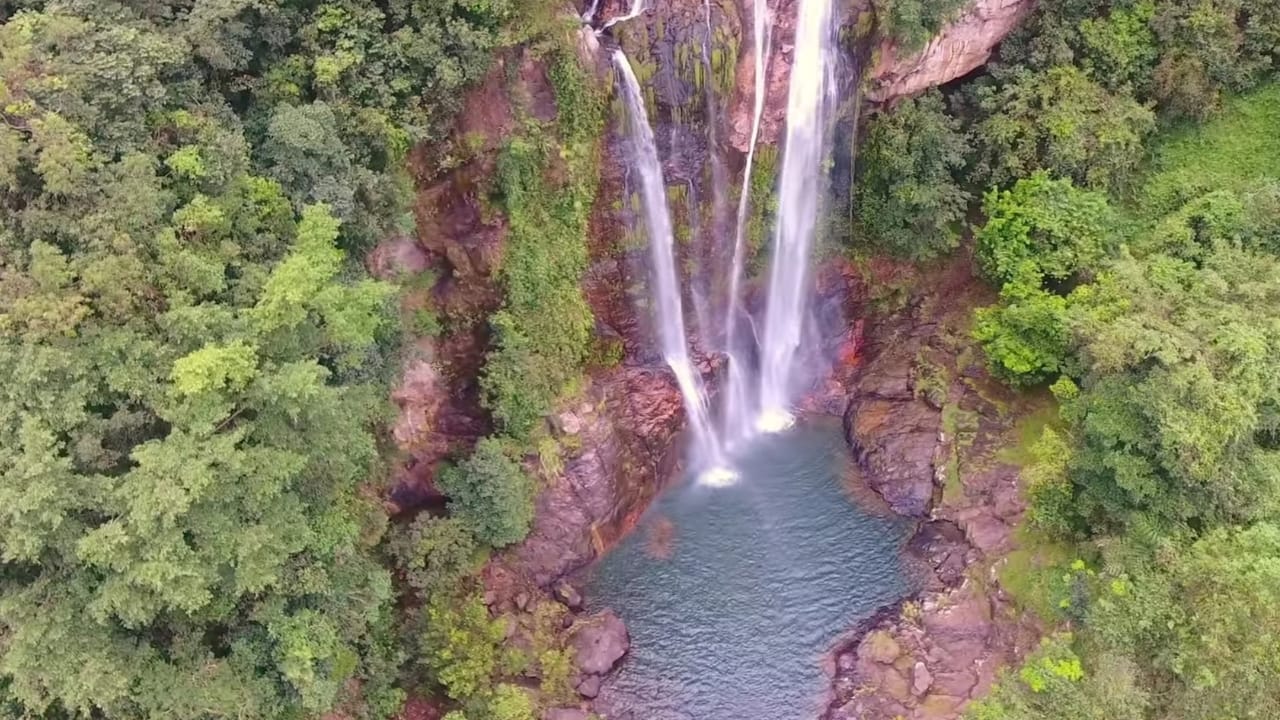 labuan bajo half day tour, city tour labuan bajo, labuan bajo trip, cunca rami water fall